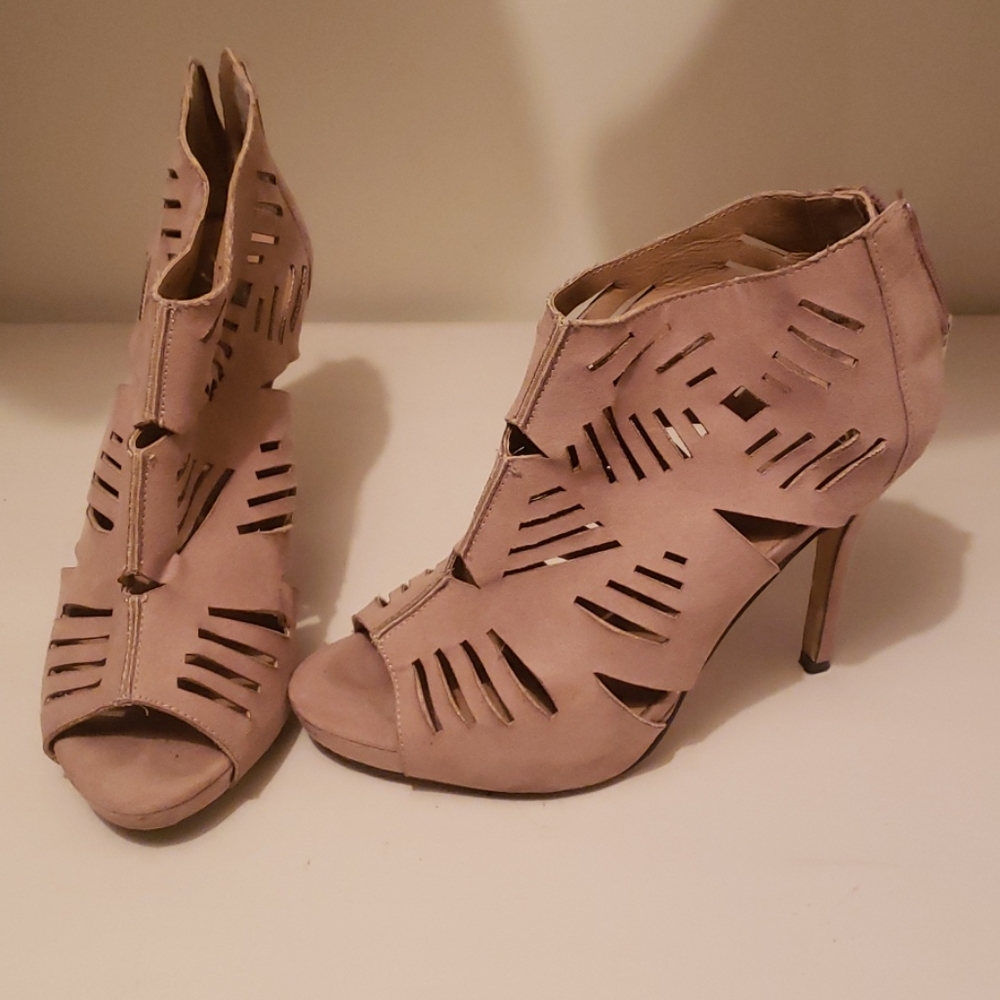 [Bundle & Save] Fun tan heels